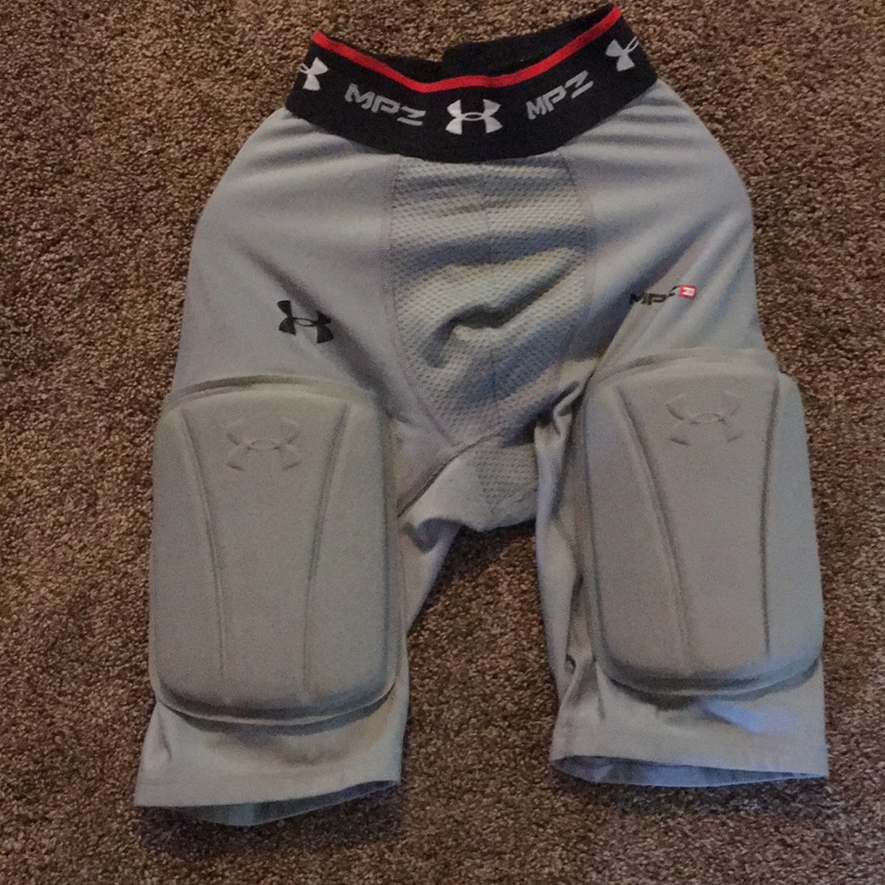 Under armor mpz 3 compression shorts with pads